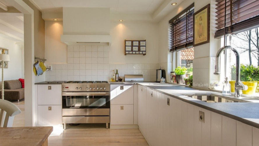 Reinigungs- & Pflegeprodukte für Haus & Büro mit Ihrem Logo